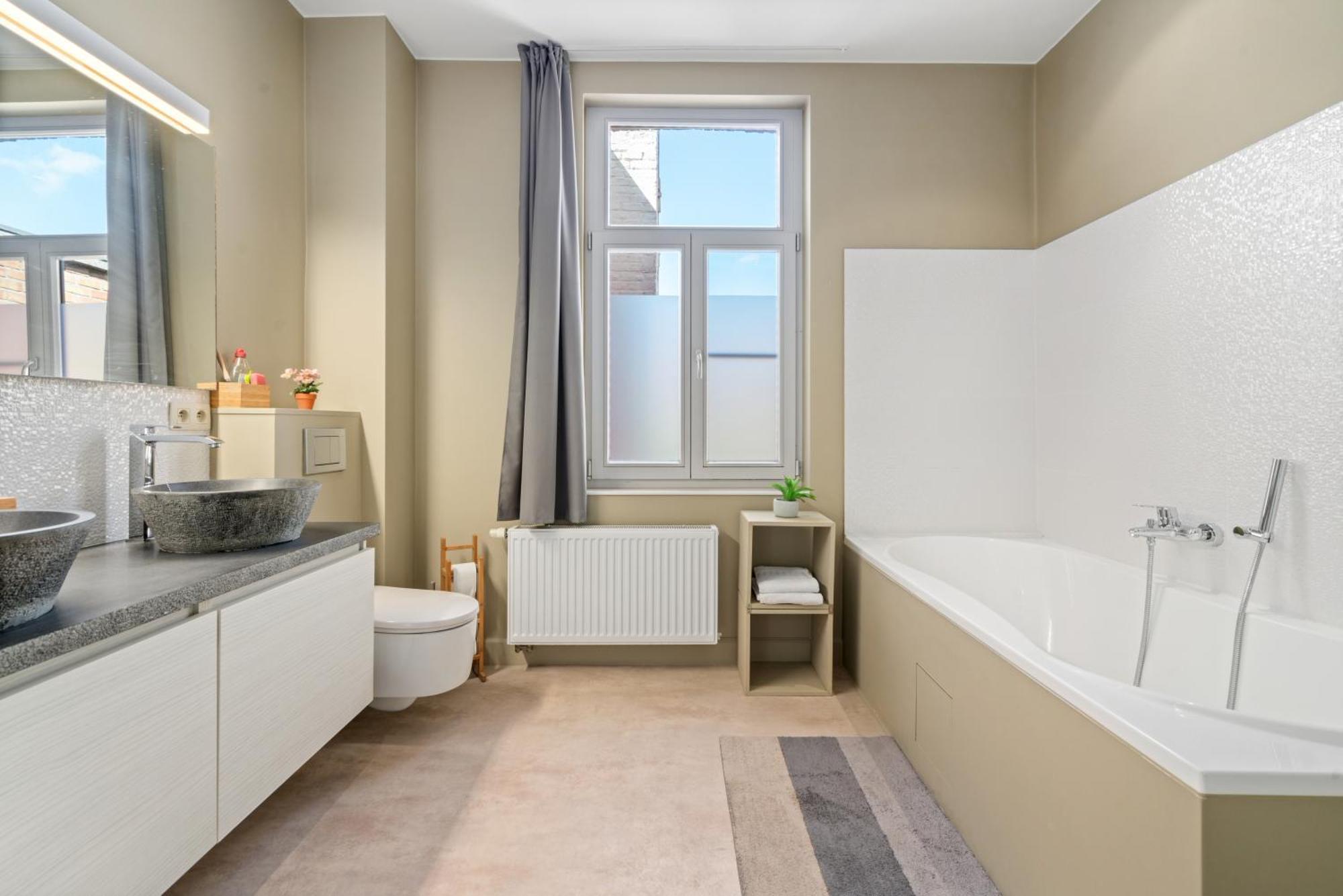 Spacious Guest Suites Near Historic Market - 5 Min Walk Bruges Extérieur photo